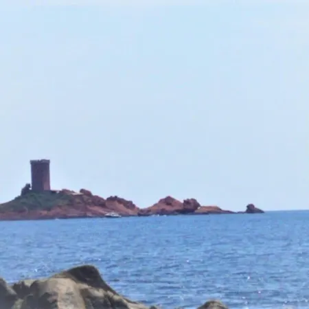 Apartment Raphael Boulouris P2 Les Pieds Dans L Eau Vue Mer 180°